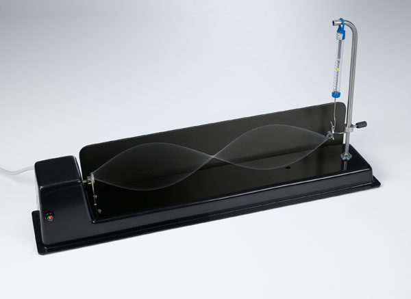 Investigand_unde_pe_sir_cu_polarizare_circulara_in_configuratia_experimentala_dupa_Melde