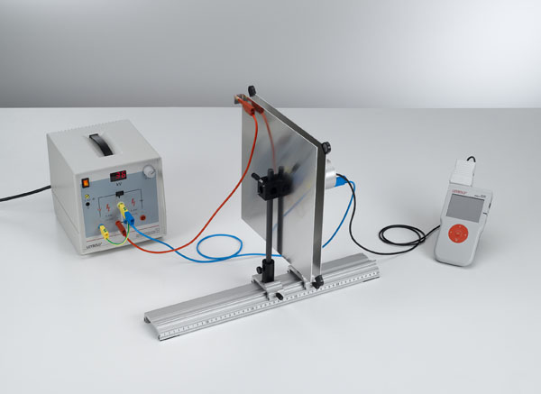 Masurarea_intensitatii_campului_electric_in_interiorul_unui_condensator_cu_placi